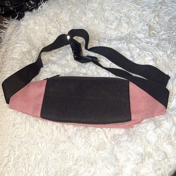 Sinno Travel Large Crossbody Fanny Travel Pack - Picture 5 of 6